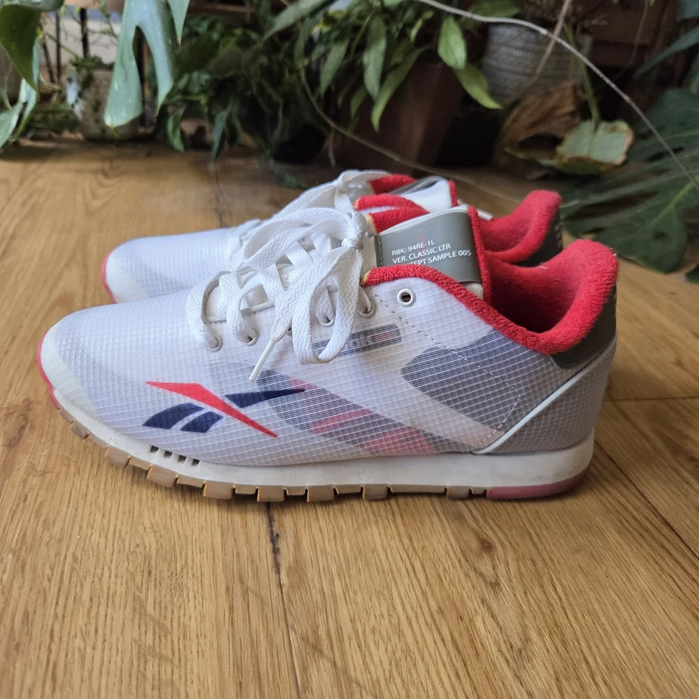 Reebok White and Red Athletic Shoes - Picture 3 of 8